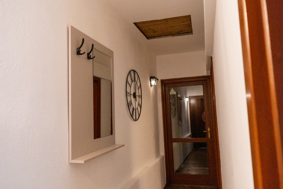 Apartament cu 2 dormitoare la mansardă și terasă-1