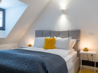 Apartament cu 2 dormitoare la mansardă și terasă-1